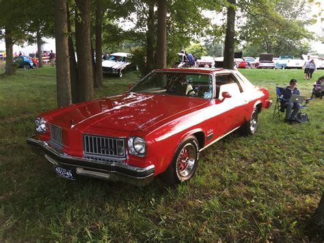 75 Cutlass Reversible Seats