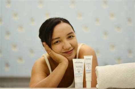 Di samping itu, efek samping obat yang di konsumsi juga bisa menyebabkan kulit kering. kulit sehat dengan pelembab dan sabun muka untuk kulit ...