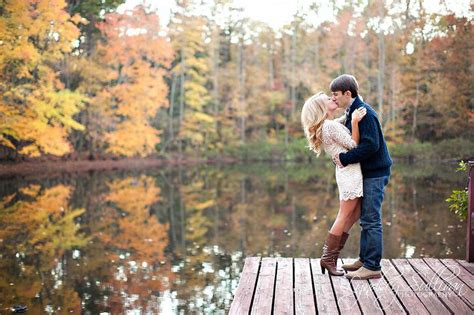 30 Fall Engagement Photo Session Ideas Sortra