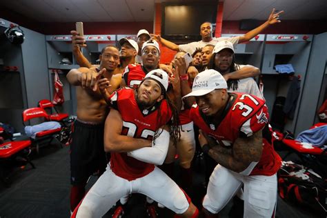 The Highs And Lows Of Nfl Locker Rooms Cnn