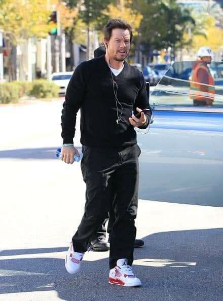 Pin By Sherry Dillehay On Mark Wahlberg In 2020 Fashion Mark