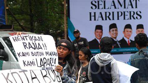 Aksi Tuntut Pembebasan 8 Pengamen Difabel Pengamen Jalanan Di Bandung