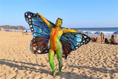 Festival Nudista En Zipolite Para Liberarse Por Completo Body Art