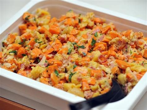 Archaeological evidence supports the commonly held theory that peoples speaking austronesian languages first came to the islands some 4. Kartoffelsalat aus Simbabwe - News - Weltgebetstag der Frauen