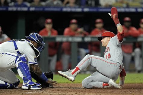 Reds Recover From Perezs Tying Homer In 9th Beat Reeling Royals 5 4 In 10