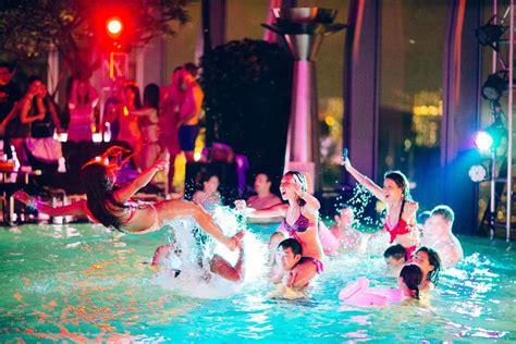Worlds Best Pool Parties Miami St Tropez And Las Vegas Top Our List Thrillist