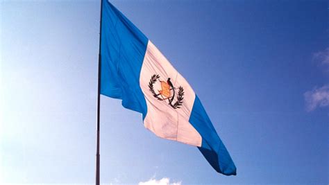 Bandera Lugares Donde Puedes Observar Los Símbolos Patrios De Guatemala