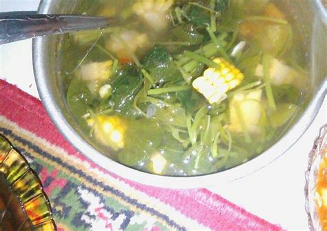 3 buah jagung muda, satu jagung dipotong jadi empat 1500 cc air 3 ikat bayam segar bumbu : Resep Sayur bayam bening jagung oleh Teteh Wiera - Cookpad