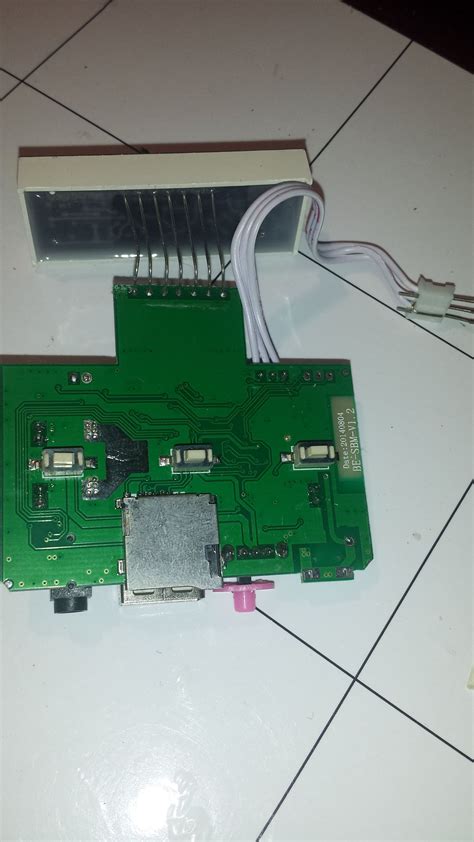 The microusb broke off at the portable speaker. - gollum.space