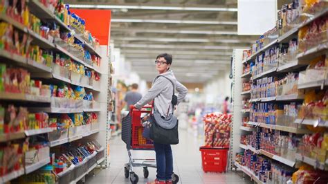 Sam´s y Costco vs Profeco: ¿Es legal que en el supermercado te revisen