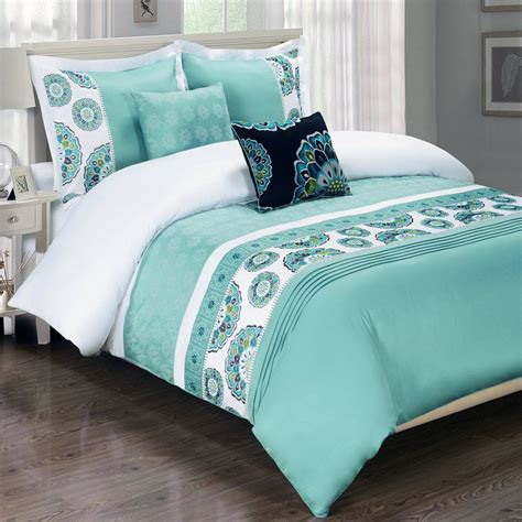 Reagan comforter set this lovely set of sheets is the perfect solution for the girl's room or teenagers. Amazon.com - 6PC Chelsea Full/Queen Embroidered Comforter ...