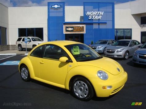 2002 Volkswagen New Beetle Gl Coupe In Double Yellow Photo 2 429573