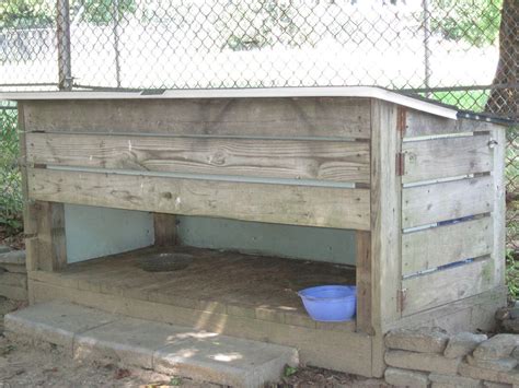 Continue to score and cut. Pet DIY Shelter Feeding Station Cats Pallet | Cat feeding ...