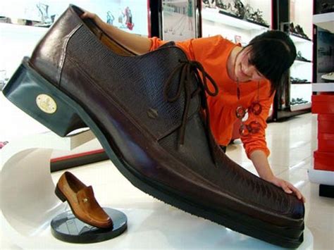 How to tighten trainers and dress shoes. Giant feet - You got big shoes to fill - Incredible Diary ...
