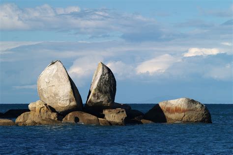 10 Most Amazing Rock Formations From Around The World