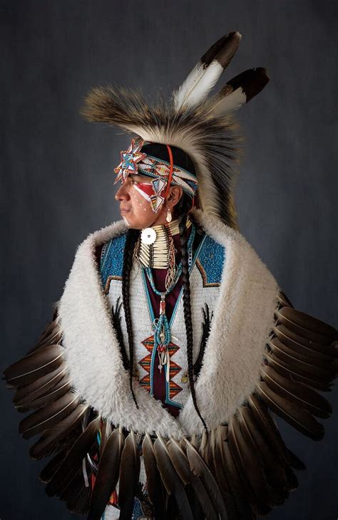 16 portraits authentiques d amérindiens vêtus de costumes traditionnels native american
