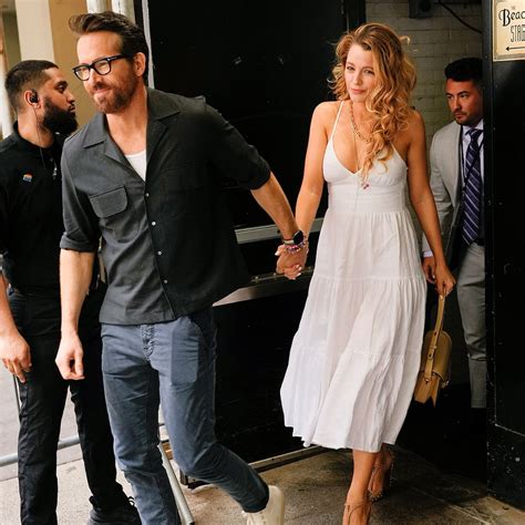 Ryan Reynolds Didnt Fumble While Trolling Blake Lively And Taylor Swift