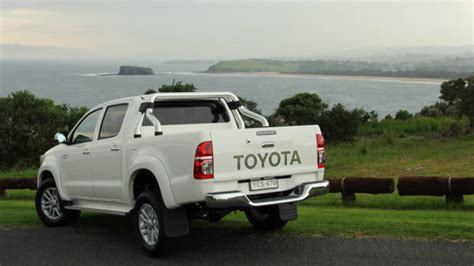 Driving Notes The Toyota Hilux Sr5 Chasing Cars