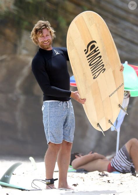 Photo Simon Baker ex héros de la série Mentalist désormais bien