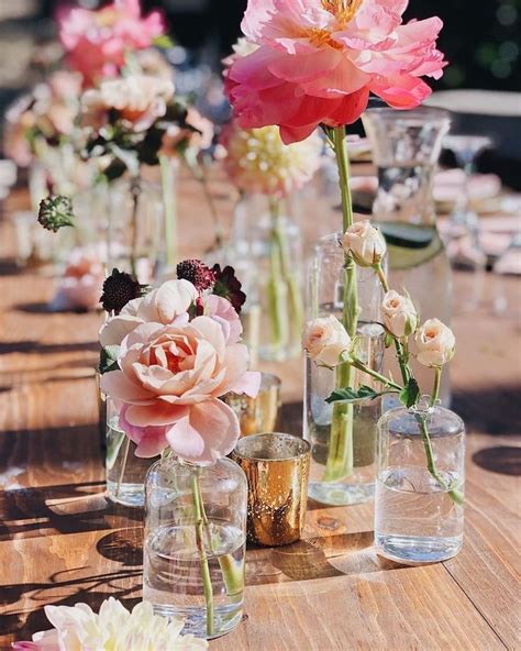 35 Lovely Bud Vase Centerpiece Decor Ideas For Your Dining Table Bud