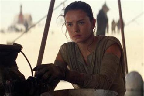 Star Wars The Force Awakens Trailer Leaves Daisy Ridley