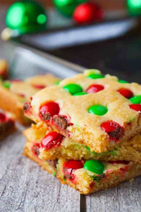 christmas cookie bars are an easy holiday dessert recipe these vanilla puddi… easy holiday