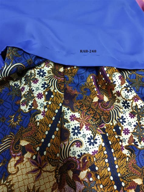 Dress brukat, batik dress, ankara dress, silk dress, myanmar traditional dress, traditional dresses, simple dresses, nice dresses, kimono fashion. BAJU KURUNG MODEN RIAS ANGGUN BATIK (RAB) | | Saeeda ...