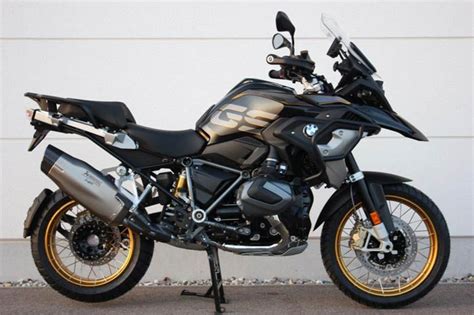 Get the r 1250 gs ready for your adventures with a variety of styles and features: BMW R 1250 GS Exclusive (Neufahrzeug) › Motorrad Bayer GmbH