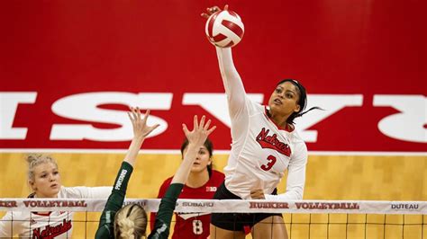Husker Volleyball Tests 4 0 Start In Big Ten Play At Penn State