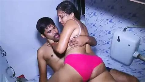Indian Desi Girlfriend Ke Sath Pehli Rat Me Karrii Chudai Xhamster
