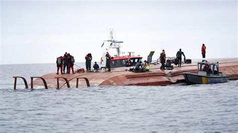 Kapal Kargo Terbalik Usai Tabrakan Di Laut Baltik