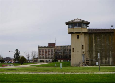 Forgotten Stateville Inmates Warn Of Rising Covid 19 Outbreak Behind