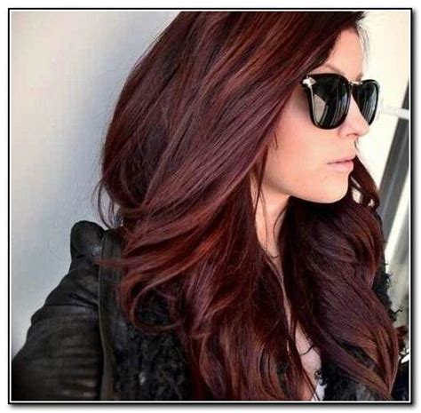 Debra messing's rich, dark hue is the color that comes to mind when most people think of auburn because it falls exactly in the middle. Dark Auburn Hair Color With Highlights | Hair color ...