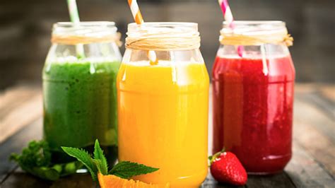 Smoothies Vs Juicing Which One Is Better For Your Health Huffpost
