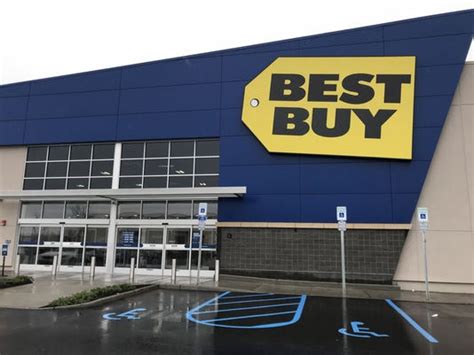 Best Buy Opens New Paramus Nj Store After Switching Malls