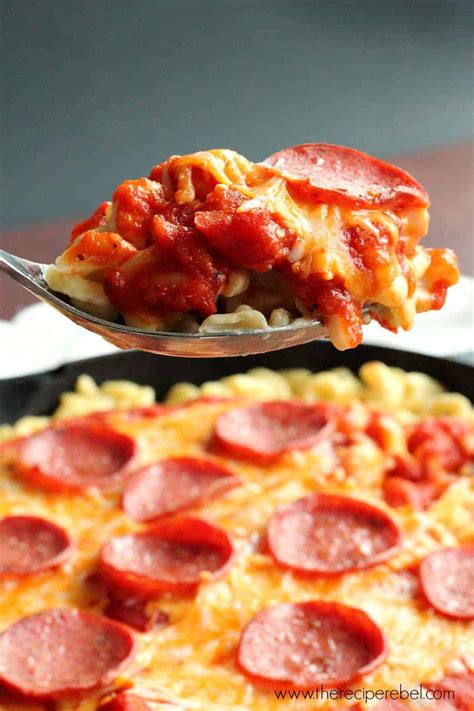 One Pot Pepperoni Pizza Mac And Cheese The Recipe Rebel