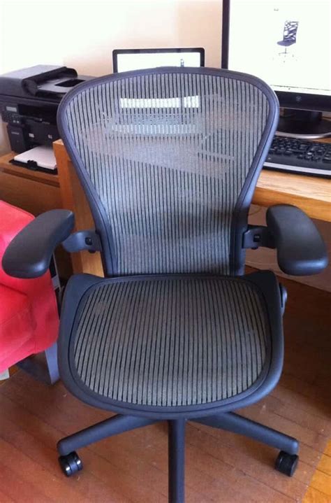 It's very comfortable to sit in and helps against back pain. Herman Miller Aeron Chair is the best - Read my experiences