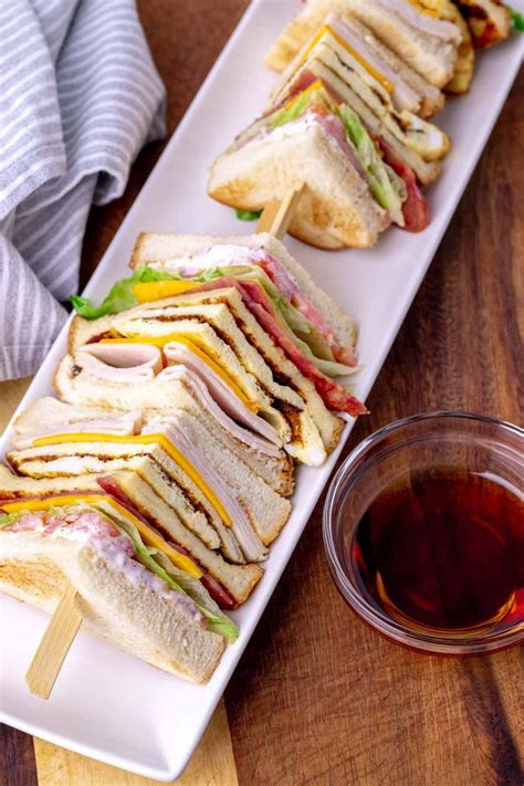 Diner Deluxe Clubhouse Sandwich Recipe Clubhouse Sandwich