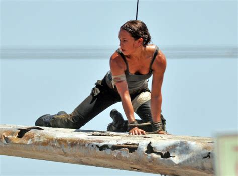 First Look See Alicia Vikander As Lara Croft In Tomb Raider E News