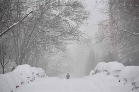 Meteo Etats Unis La Tempête De Neige Snowzilla Fait Au Moins 12 Morts