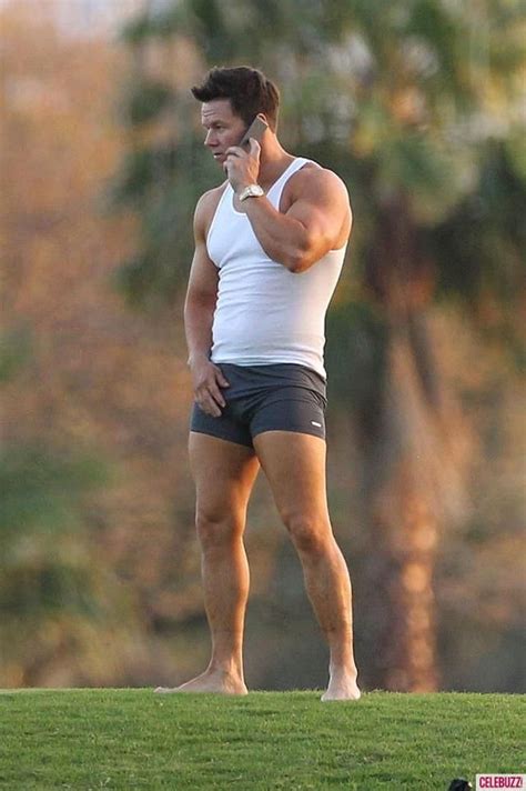 Mark Wahlberg Strips Down To His Underwear Boxers Boxer Briefs Calvin