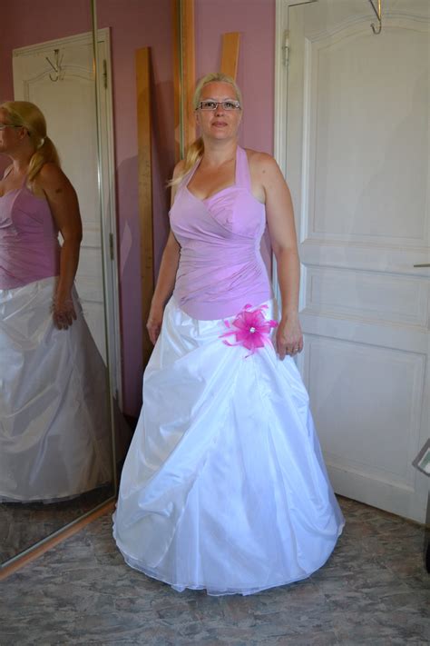 La petite robe parfaite pour toutes les occasions. Robe mariee blanche et rose - Le mariage