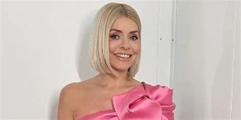 Holly Willoughby Distracts Fans As She Debuts All New Look For Second Dancing On Ice Show Oh