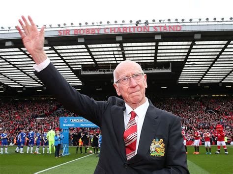 Sir Bobby Charlton 1966 World Cup Winner Diagnosed With Dementia The Independent