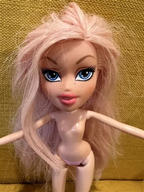 BRATZ SELFIE SNAPS Cloe Doll Nude 2015 14 99 PicClick