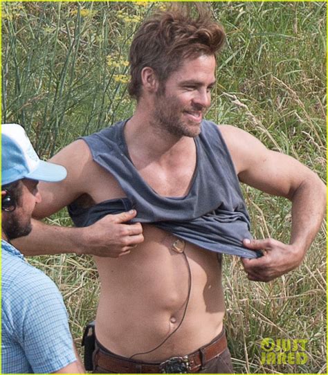 Chris Pine Showing Off His Gorgeous Smile Shirtless Body Makes Our Day Photo Chris