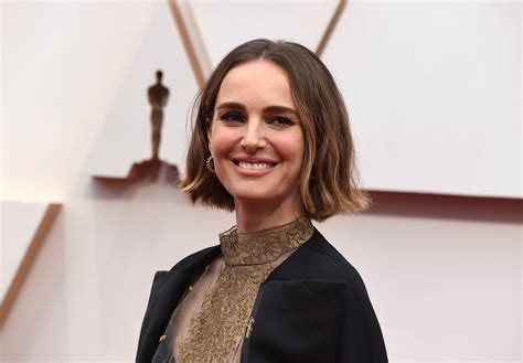 Natalie Portman Wears Oscars Dress With Names Of Women Directors