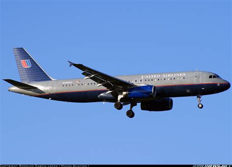 Airbus A320 232 United Airlines Aviation Photo 2027893