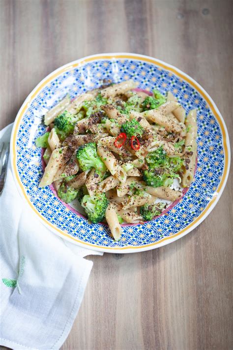 Maybe you would like to learn more about one of these? Penne integrali broccoli, polvere di capperi e limone ...