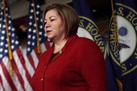 Rep Linda Sanchez Ends Leadership Bid After Husbands Indictment